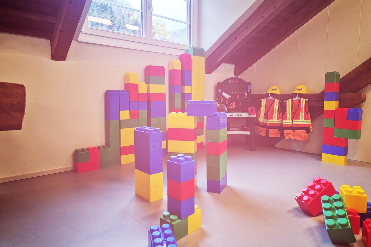 Kita famur - Indoor Bau-Spielplatz Ein Foto des Indoor Bau-Spielplatz der Kita famur.