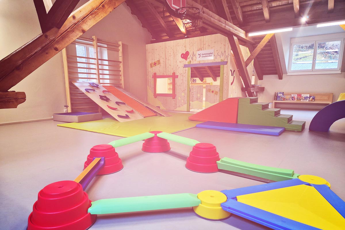 Kita famur - Indoor Bewegungs-Spielplatz Ein Foto des Indoor Bewegungs-Spielplatz der Kita famur.